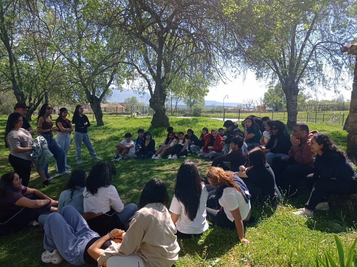 Fed_Injucam's tweet photo. ✨ #PREMONISINJUCAM se ha vuelto a ir de finde✨
Formación, convivencia, chavalería y asociaciones de barrio construyendo red 💜
Hemos trabajado registros de monis, igualdad, derechos, creatividad, juegos de equipo y comunicación.
Seguimos haciendo Federación desde los barrios https://t.co/CPQnZLF8eD