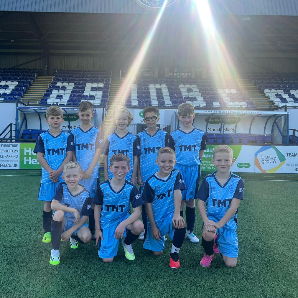 Cre8tiveTW's tweet photo. ✅ 3 Seasons - 1 Kit!

Our customers only change when they want a fresh look – never because the quality has failed. 💪

Just ask @HeysideFootball... they’ve trusted us for 5 Years running and recently signed a 3 Year Extension! 🤝📈

Kit built to last.
#GrassrootsFootball https://t.co/6iGKvEYctl