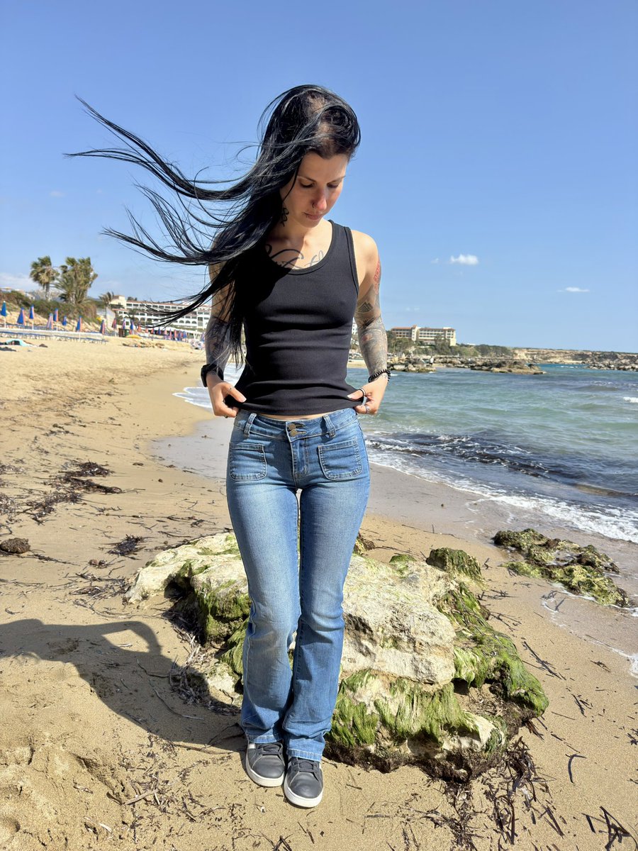 elina_mj tweet media