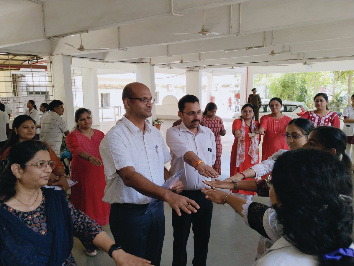 GovernmentSpine's tweet photo. GOVERNMENT (CL &amp; SC) SPINE INSTITUTE
Fire Safety Week Celebration 2026 🔥

Poster Making Competition &amp; Awareness Program.

@prafulpbjp  
#GovernmentSpineInstitute
#DrPiyushMittal @gsihospital 
@NHMGujarat @ministryofayush
#FireSafetyWeek2026 
#FireSafetyAwareness https://t.co/0fqHmdAZ8i