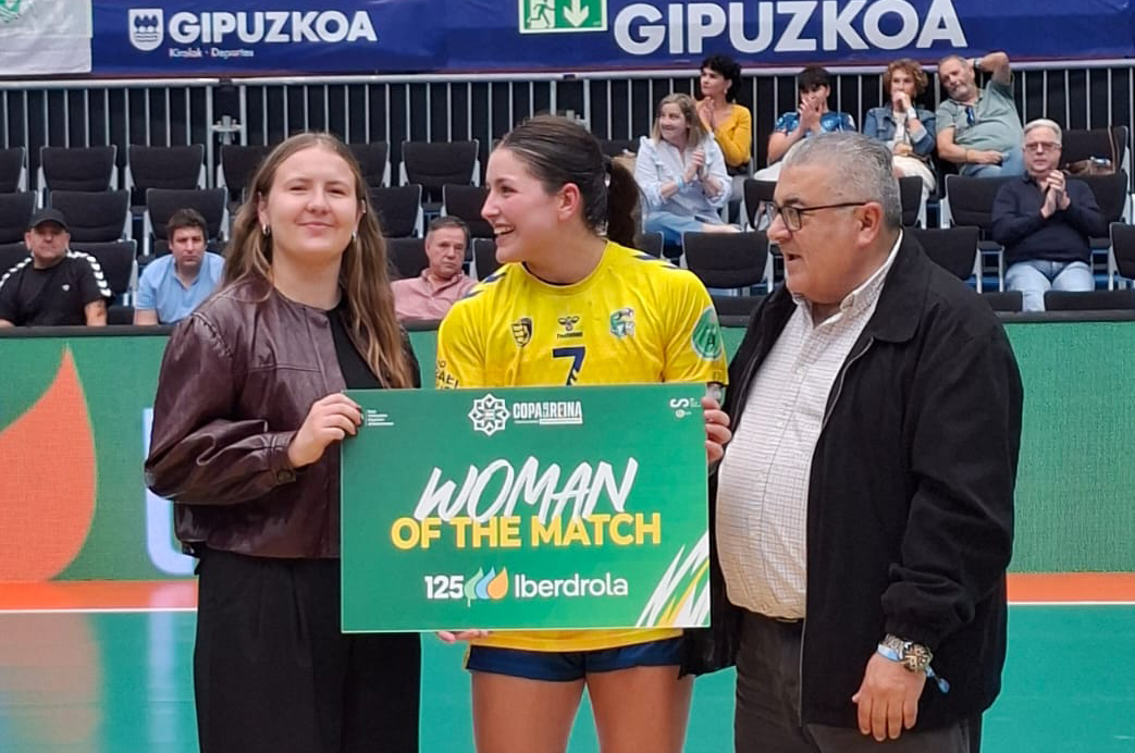 Agifes's tweet photo. La @CopadelaReina26 de balonmano femenino, a favor de #Agifes. ¡Felicidades a las campeonas del @BalonmaBeraBera por la victoria! https://t.co/wM1W9K5kZz https://t.co/S33FM4VENQ