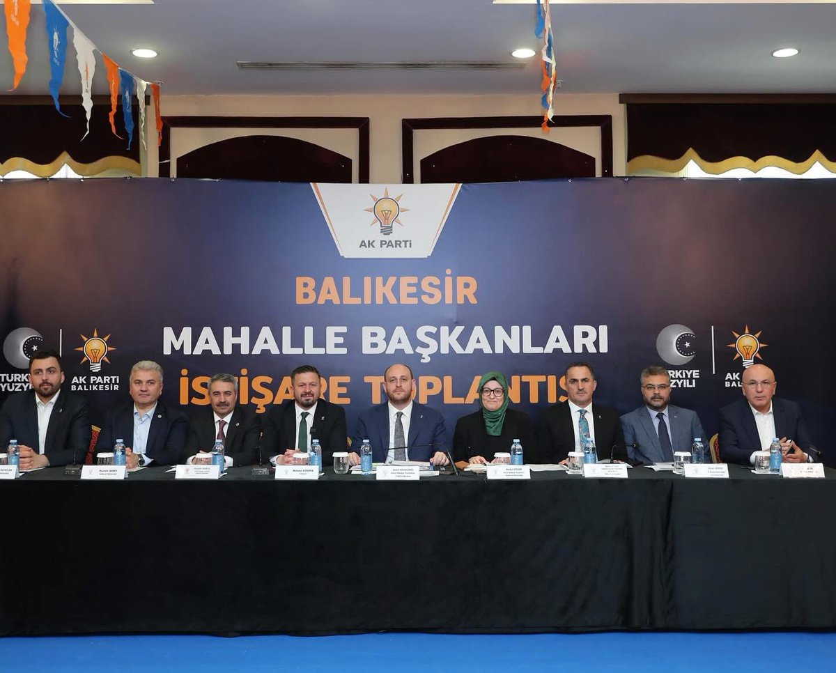zkafaoglu's tweet photo. AK Parti Genel Merkez Teşkilat Başkanımız Ahmet Büyükgümüş’ün katılımlarıyla gerçekleştirdiğimiz Mahalle Başkanları Toplantımızı yoğun bir katılım ve güçlü bir birlik ruhuyla tamamladık.

Teşkilatlarımızın azmi, samimiyeti ve dava bilinciyle yolumuza devam ediyoruz. 👏🏻 https://t.co/KmstaYL0nd