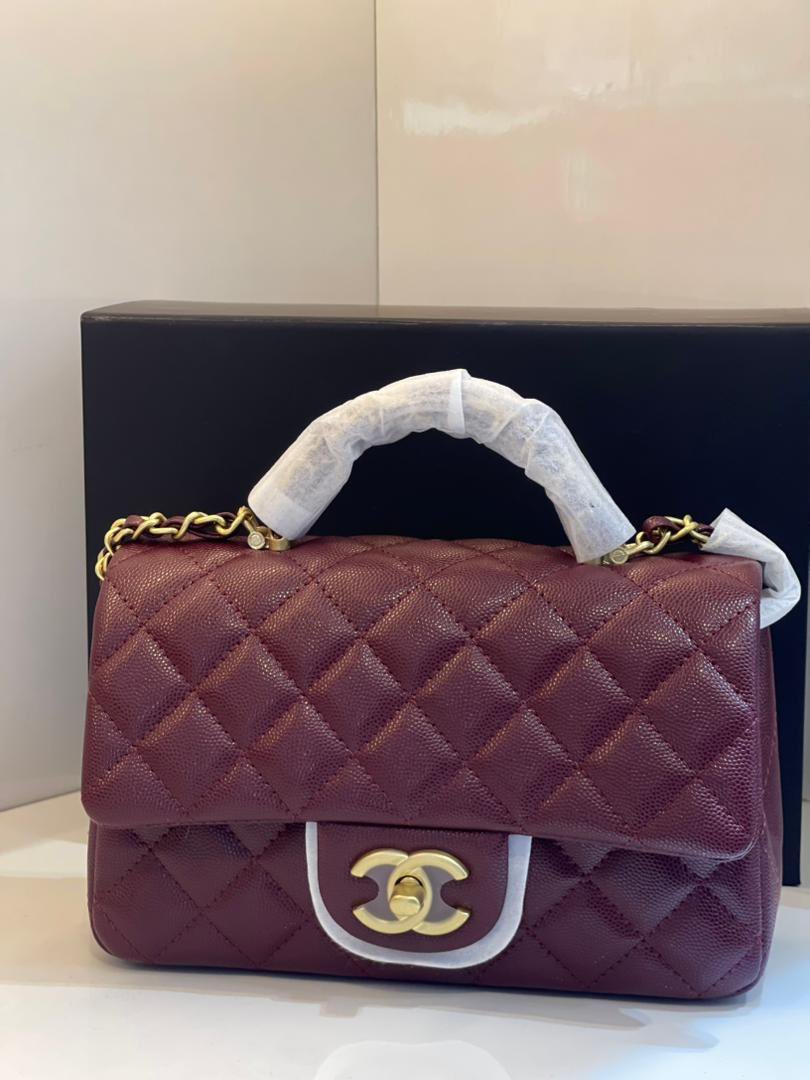 urfashionvogue's tweet photo. Chanel high grade luxury

Price:100,000 https://t.co/D8DbRUFcRE