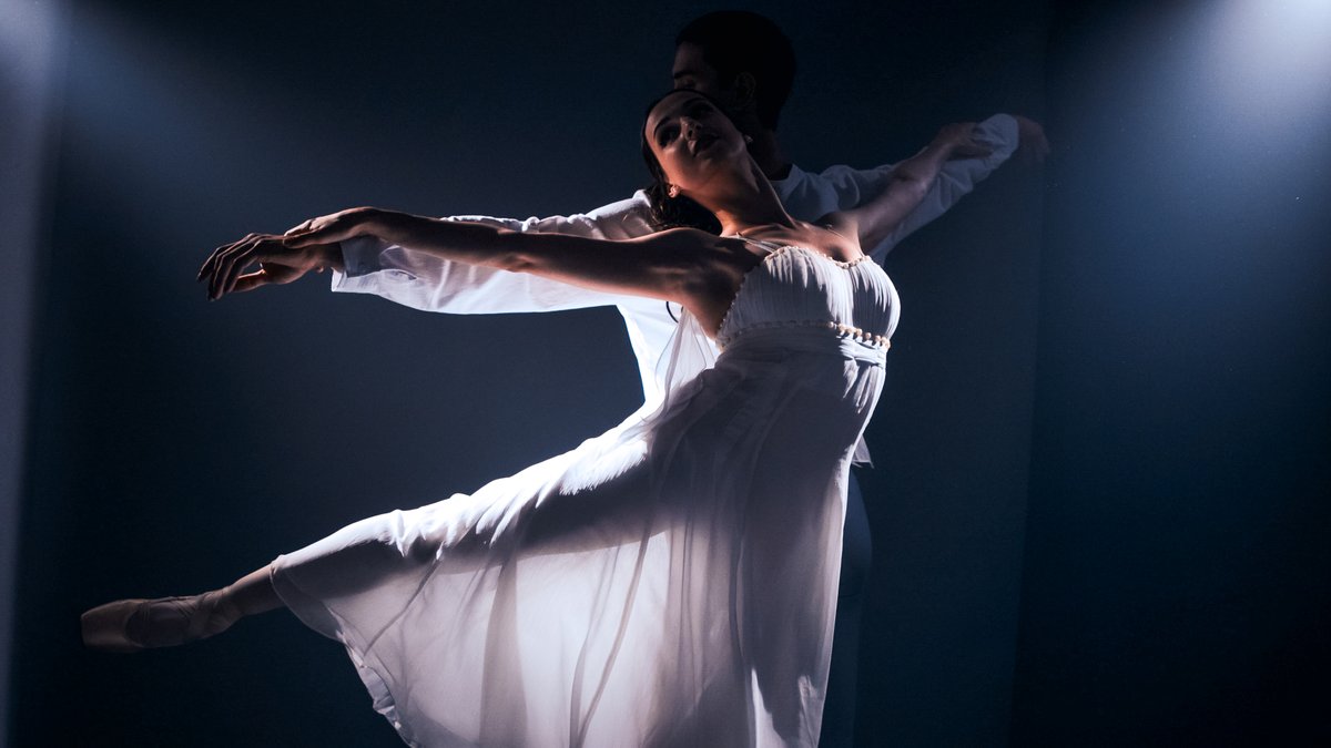 PFCantabria's tweet photo. 🩰Con la dirección artística de Alexey Bogutskyi llega a la #Argenta el Worldwide Ballet Theater: 'Romeo y Julieta’, la historia de amor más universal cobra vida el 5 de #junio en esta emocionante versión en clave de ballet clásico😏
🎟Taquilla y #web👩‍💻 https://t.co/VzyL6Y2Fao 👌 https://t.co/X2fNV0ziI9