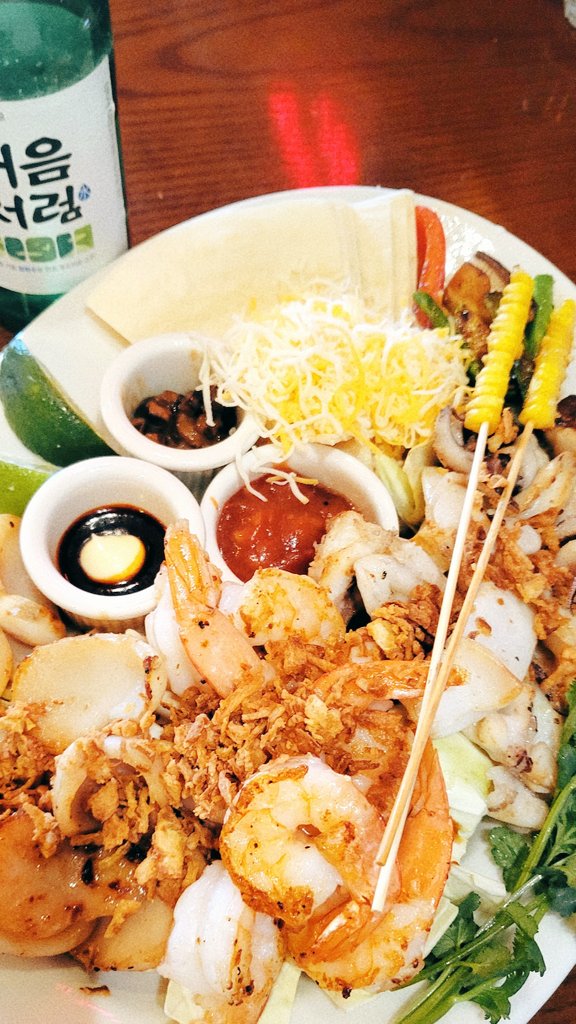 rom091738324's tweet photo. Don't be a stranger!

#ワンプレート
#大盛り
#食べるの大好き
#映え
#晩酌

건배. https://t.co/FJ5eMsX9Oi