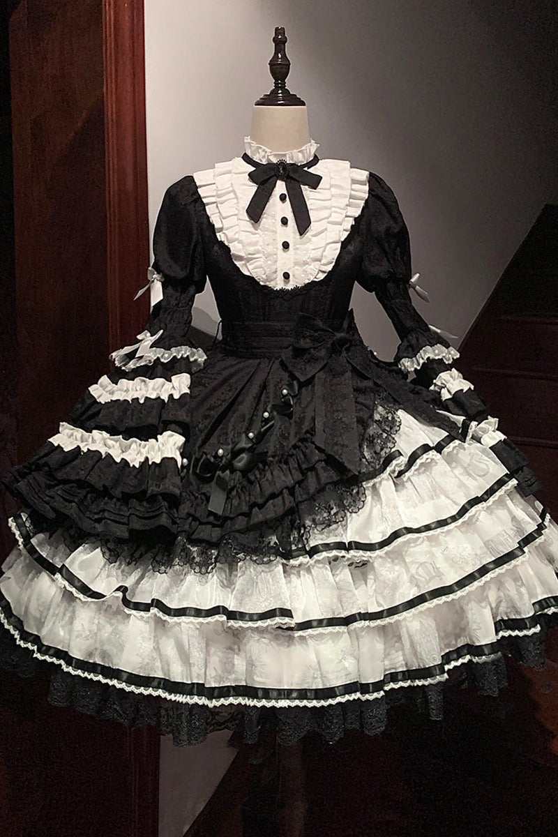 🖤⚜️漆黒と純白のゴシックフリルロリータドレス⚜️🖤