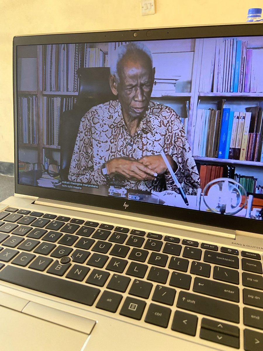 Mwenyezi Mungu atupe wazee wengi wenye hekima kama Mzee Warioba 🙏🏼
