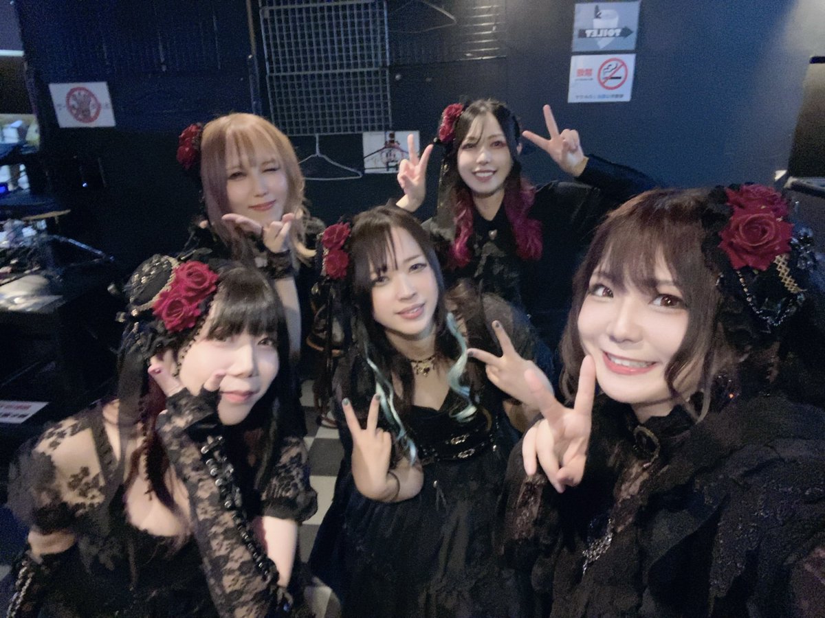 mami96drums's tweet photo. 昨日はCattleliaで吉祥寺CRESCENDOでした！
本番前は毎回とても緊張するのですが、終わってみると、ほんとにあっという間の楽しい1日でした！
そしてまたこのメンバーと新たなことができるとのことで嬉しいです！！😊
お越しくださったみなさまも本当にありがとうございました✨ https://t.co/LnfmmV61xz