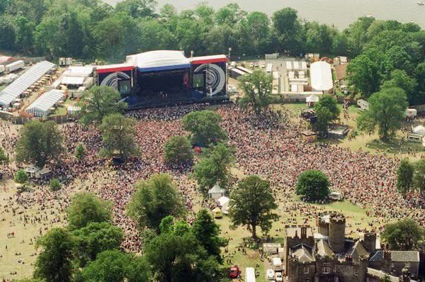 Oasis Mania tweet media