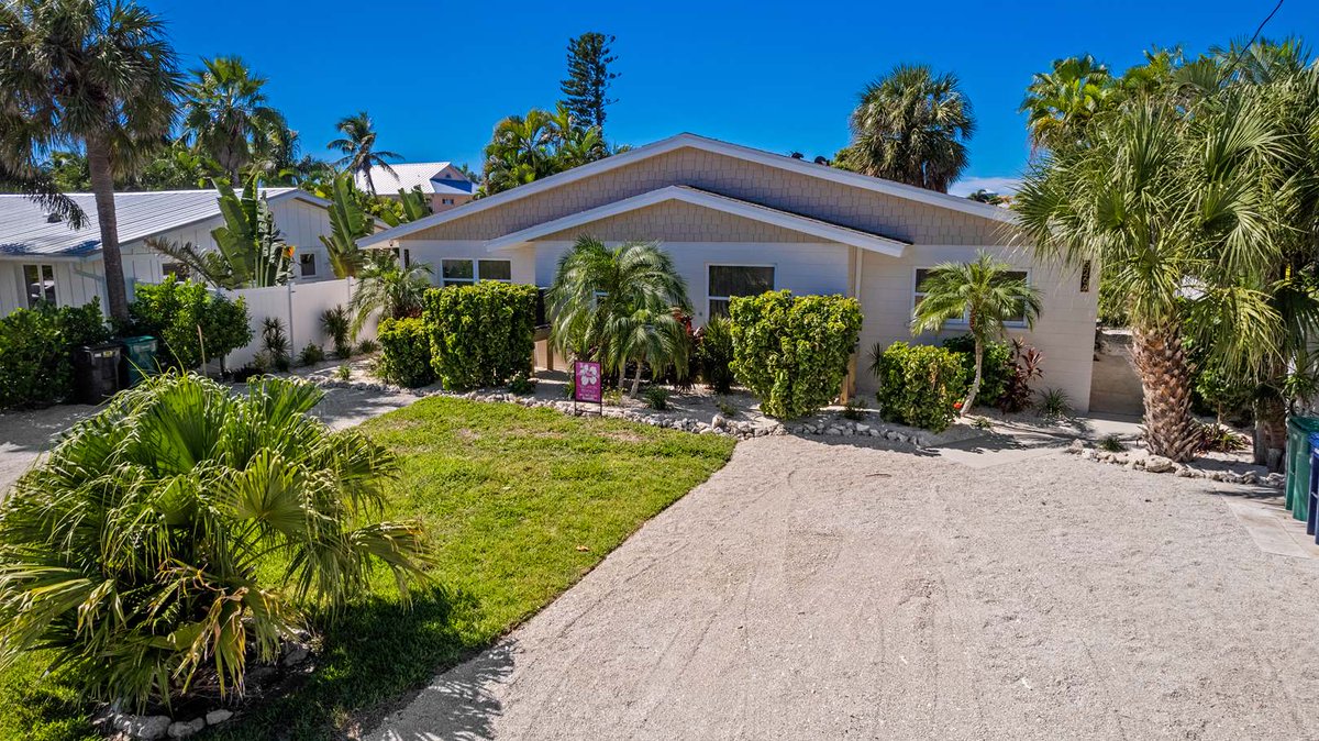 AnnaMariaLifeVR's tweet photo. Find Your Lost Shaker Of Salt 🧂 at The Salty Marlin A on Beautiful Anna Maria Island! https://t.co/4DgOpu0vqW 2 Bd | 1 Ba | North End Canal Home| Shared Patio | Shared Dock | Patio Dining &amp; Shared Firepit  &amp; Cornhole!  #AnnaMariaIsland #VacationRental https://t.co/acGpnHLdDK
