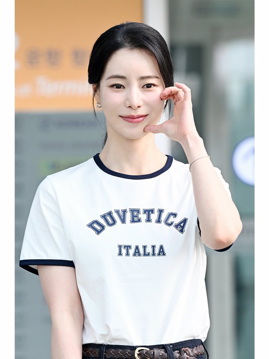 lim jiyeon 📸 tweet media