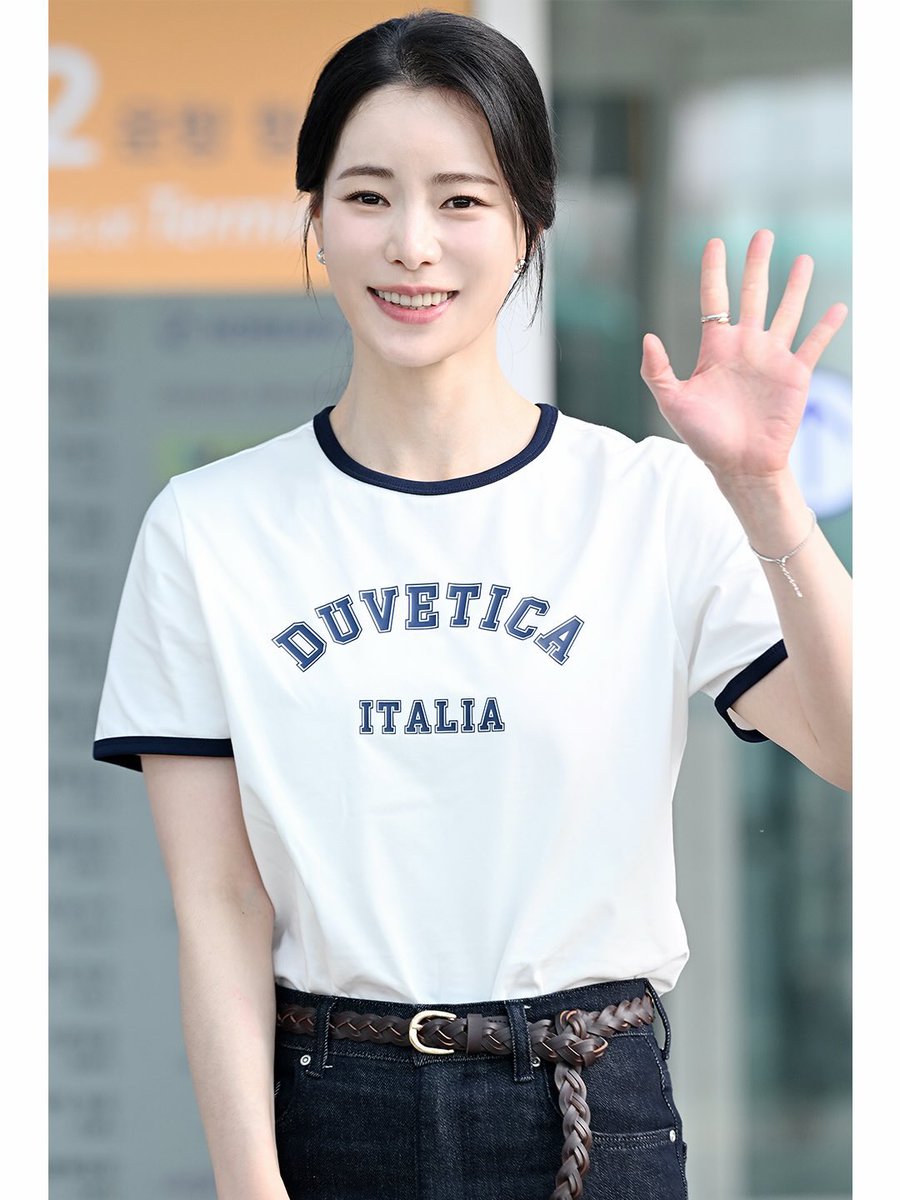 lim jiyeon 📸 tweet media