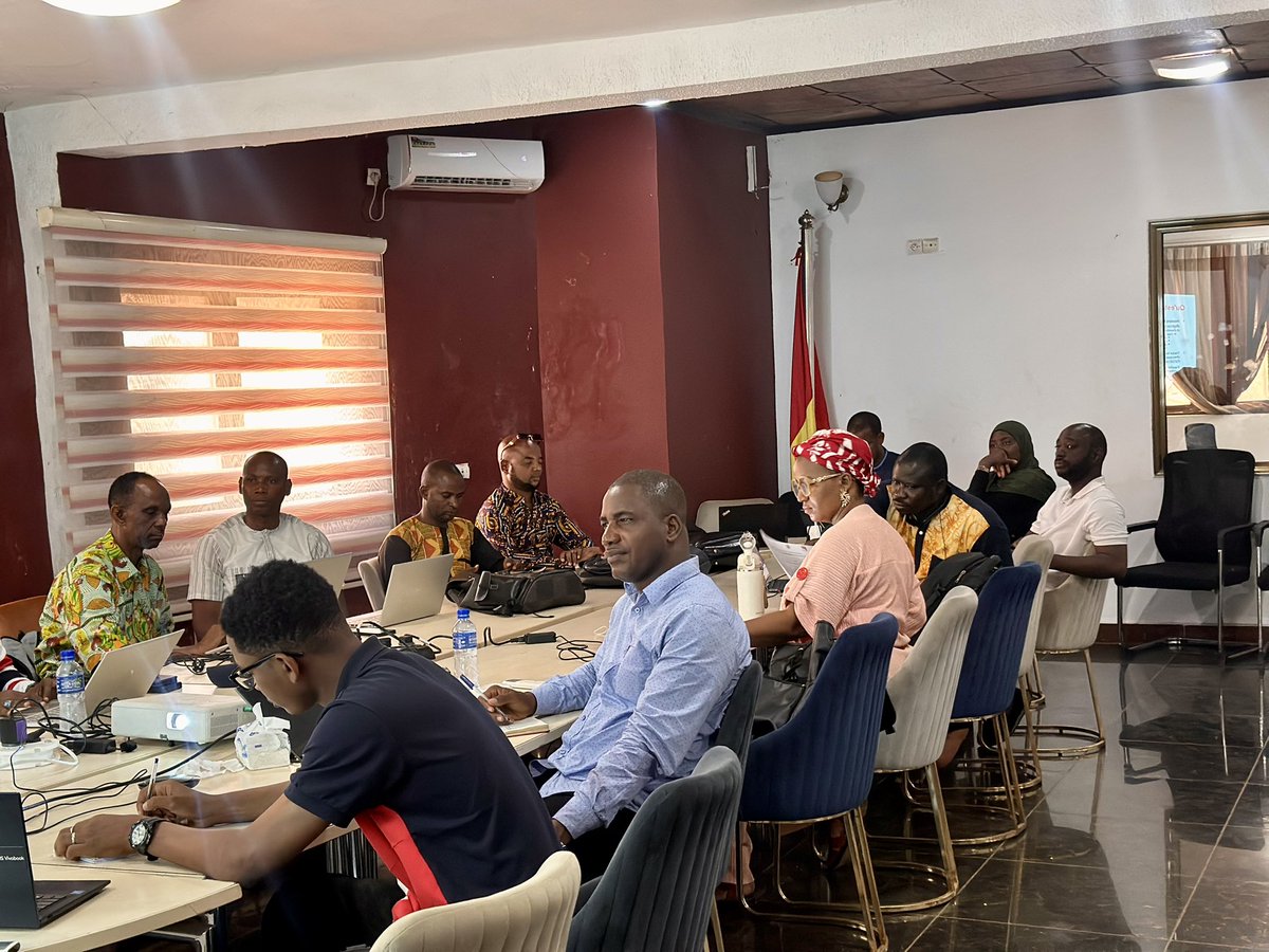 CodecGuinee's tweet photo. Les 5 et 6 mai 2026, le CODEC a organisé un webinaire sur la transition énergétique et la responsabilité des entreprises dans les chaînes de valeur mondiales.
Deux jours d’échanges enrichissants autour des expériences de la RDC et des cadres juridiques internationaux. https://t.co/Vh0MOHmjWb