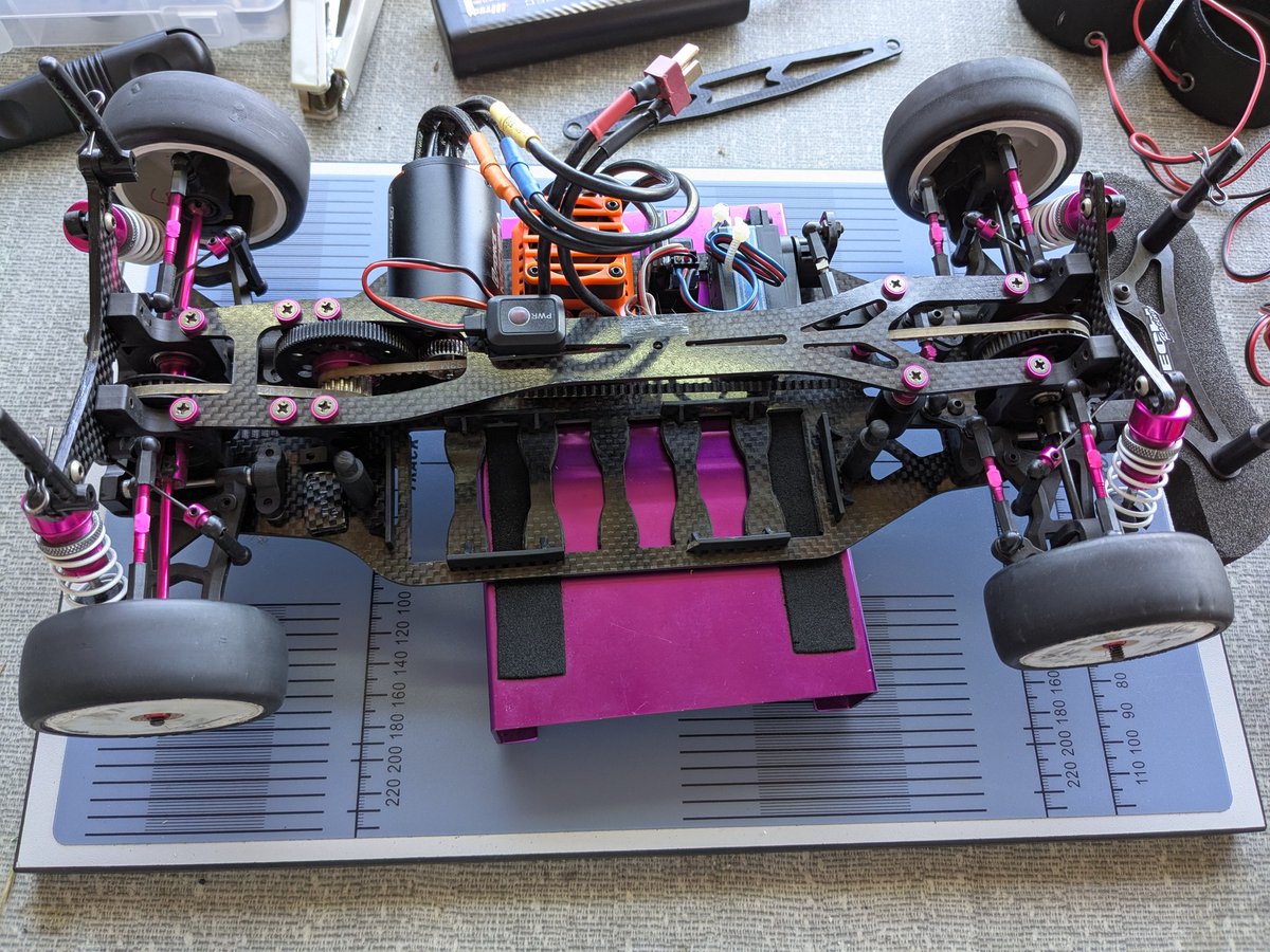 torangool9's tweet photo. 昨日の報告です。先週のアンプストップ事件をうけて、XV02から載せ替えたアンプで試験走行しました。コレはスマホアプリで設定＆モニタ出来るので1パック走行しましたが、最高温度が51℃とXV02と変わりない数値でしたので車体ではなくアンプの問題でした。 https://t.co/Nm63uYnNjG