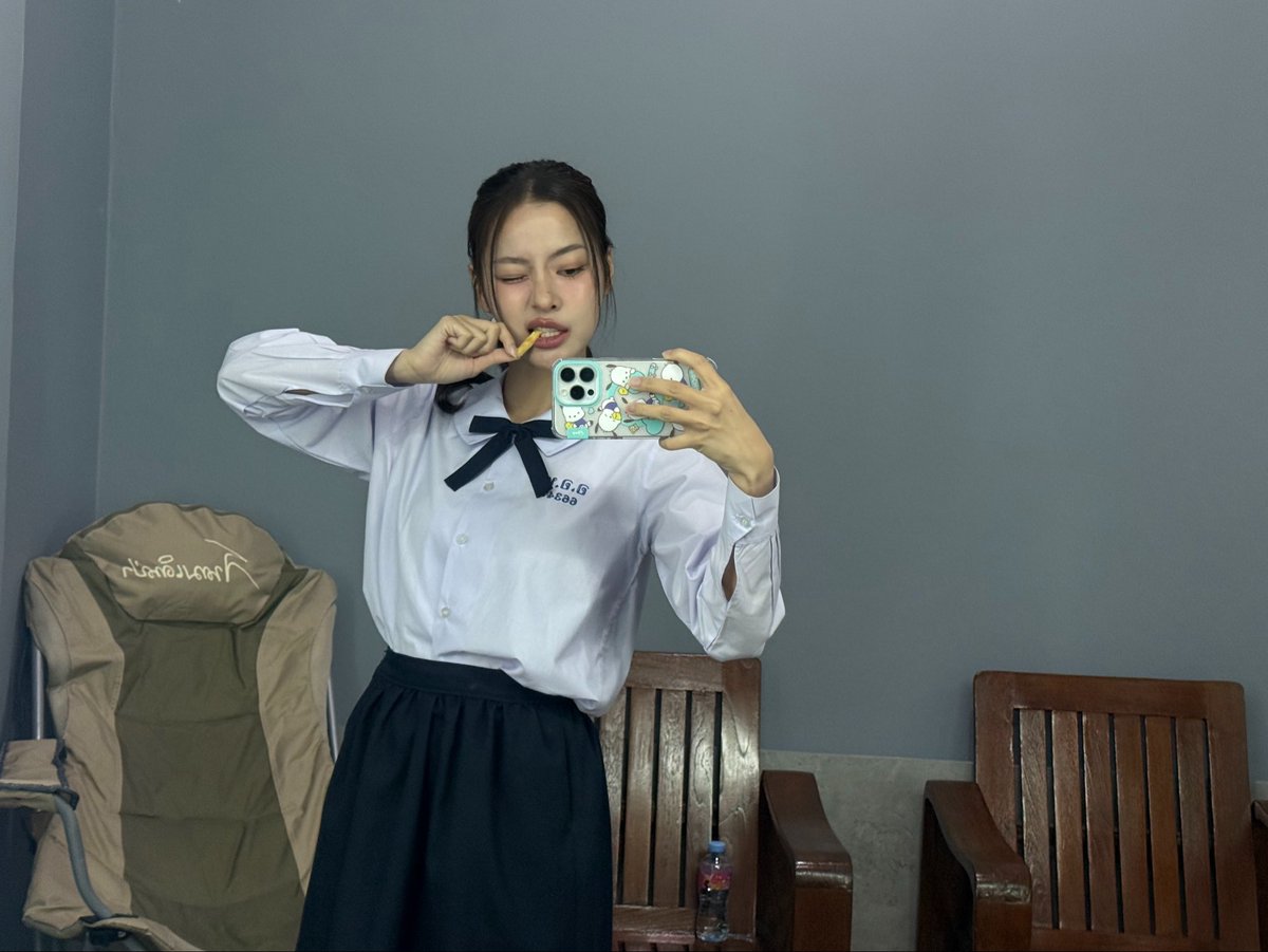 กินท้างงงงวัน 

#puyfaiploy 
#ShadesMVShooting