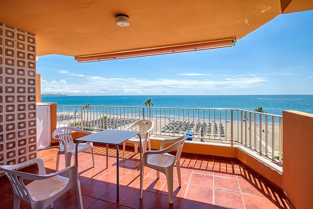 BluehorseProp's tweet photo. 🌊 Strandwohnung direkt am Meer in Fuengirola 🇪🇸☀️

Verfügbar zur Langzeitmiete ab November 2026.

✔️ 2 Schlafzimmer
✔️ Große Terrasse mit Panoramablick aufs Meer
✔️ Helles und geräumiges Wohnzimmer
✔️ 5. Stock mit Südostausrichtung
✔️ Top-Lage am Paseo Marítimo
#Fuengirola https://t.co/kccJ4a4G1j