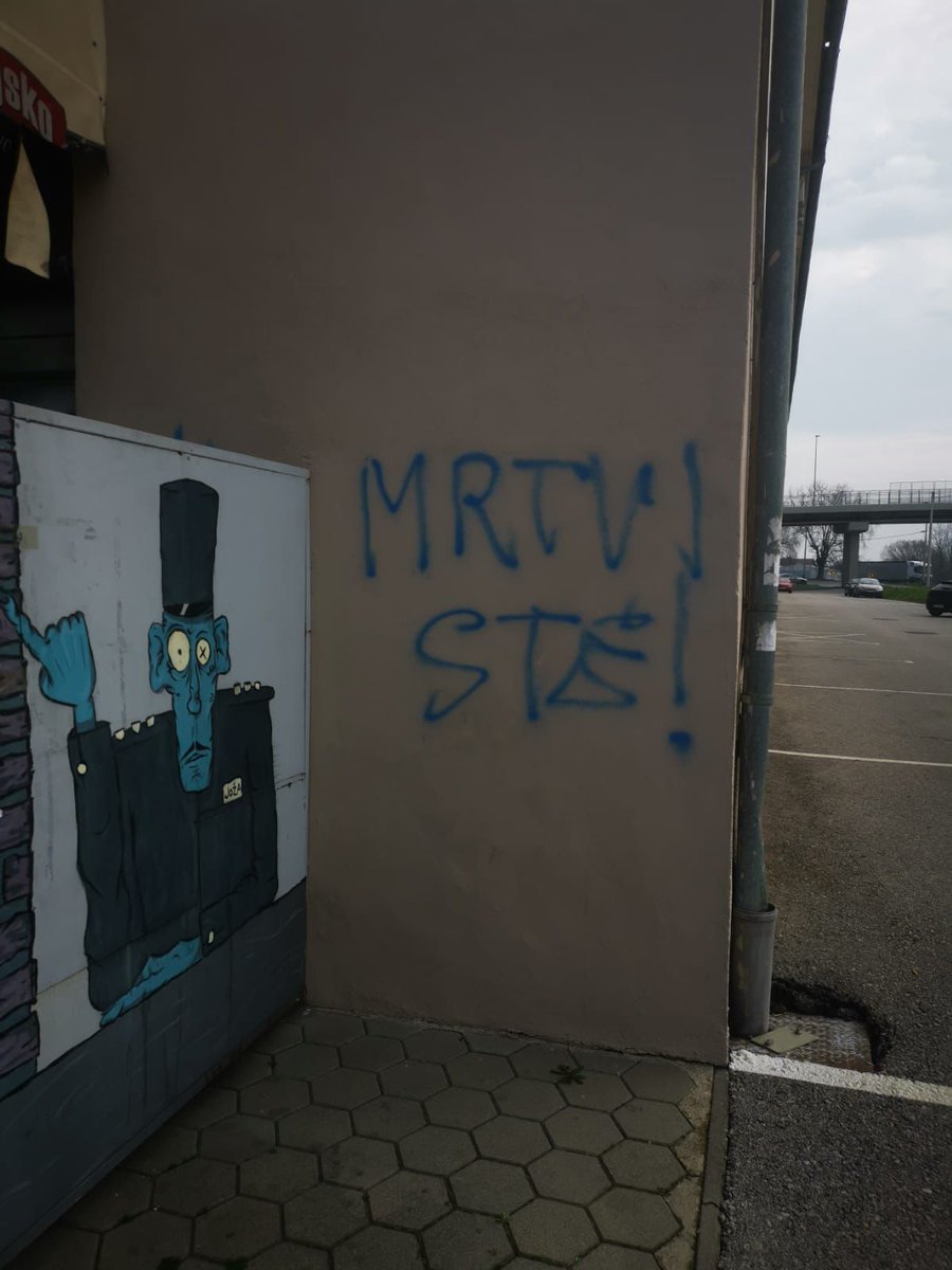 AntifaVjesnik's tweet photo. Centar za mlade Čakovec pod fašističkim vandalskim napadom. 
Prijetnje, govor mržnje, kukasti križevi, ustaški pokliči, razbijena stakla... 
Ovo je samo mali djelić grafita:
https://t.co/LqaH1Q3nfv https://t.co/s4AkrSGNjB