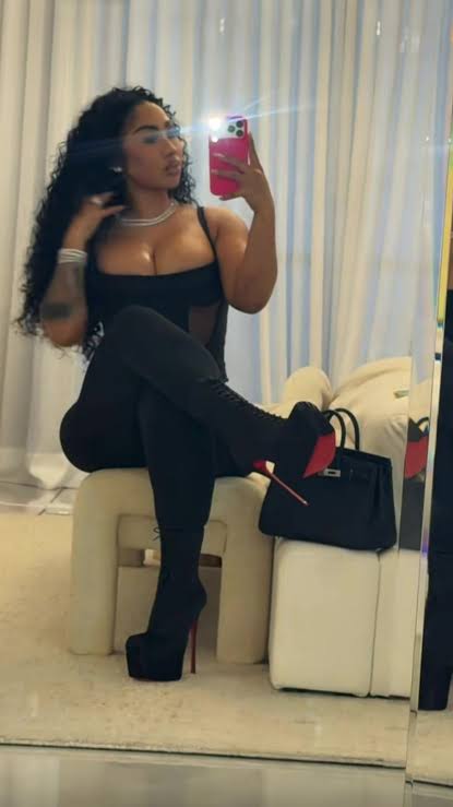 Queen Bee tweet media