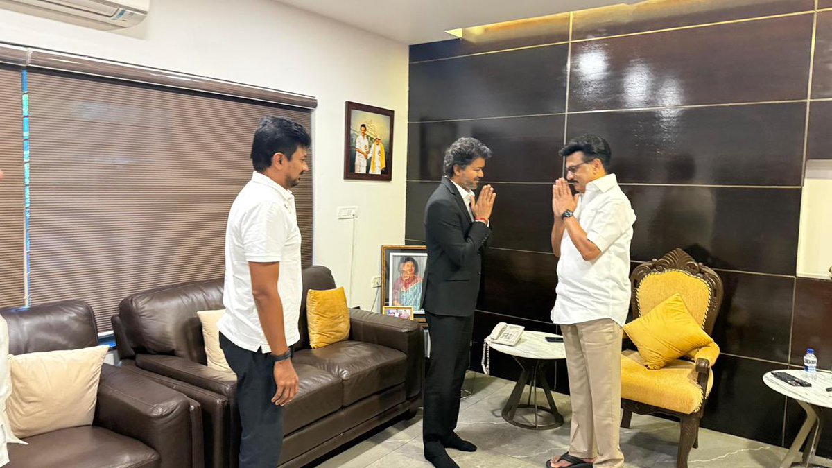 அரசியல் கருத்து முரண்களை தாண்டி நாகரீக அரசியல் போற்றதக்கது .