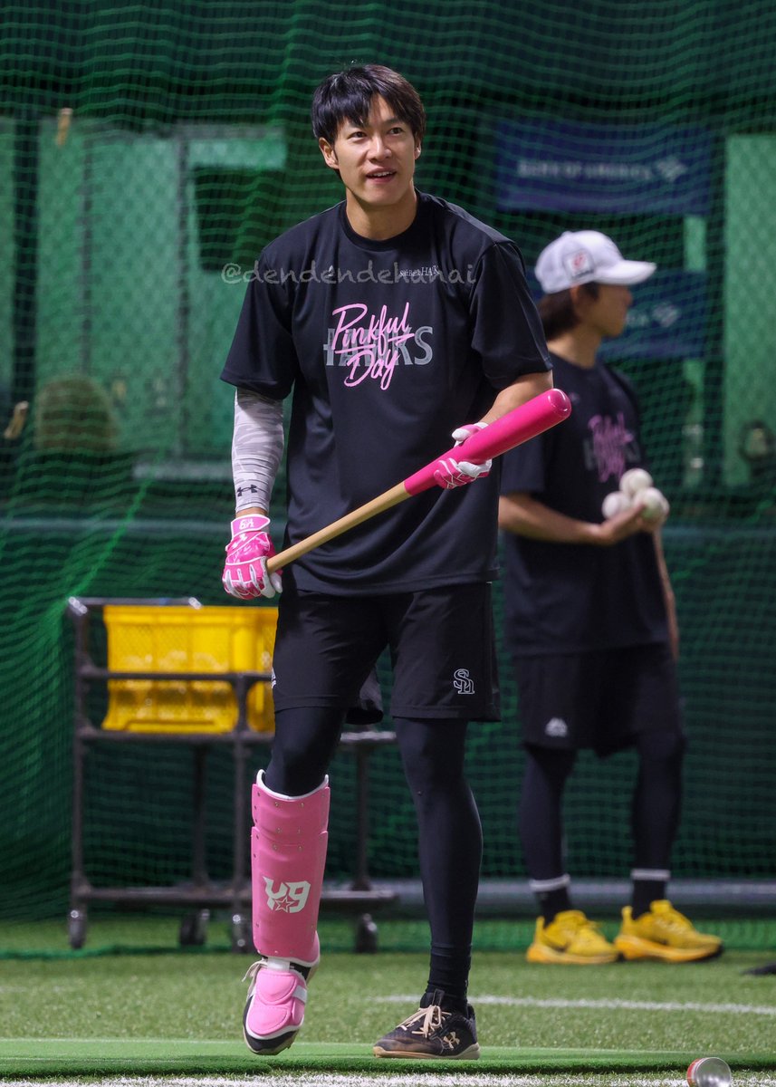柳田選手着用練習着 ほんと何着ても似合うけど、ピンクフルの練習着は格別だったな〜 格好