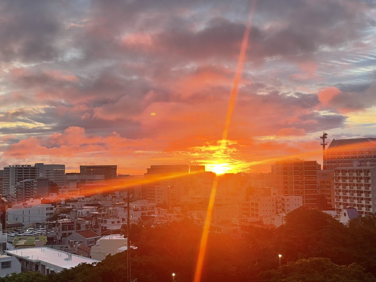 Post by 𝚂.𝚃 on X: 今日の夕陽