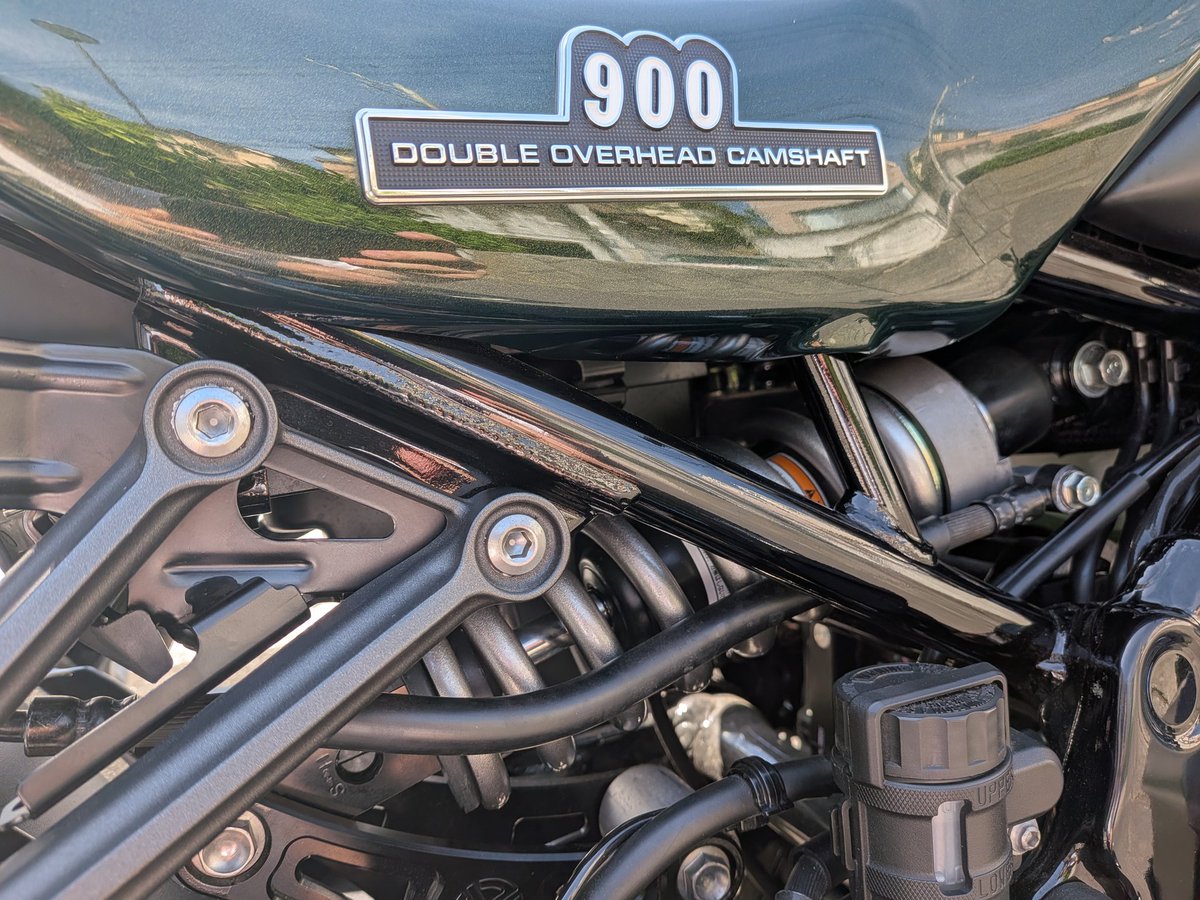 NoL1P's tweet photo. サスペンション変更
Ninja1000sx流用です
プリロードアジャスターの付け所考える以外はポンですね。
後はホースの取り付け向きは要検討 https://t.co/DAgb3DpYoz