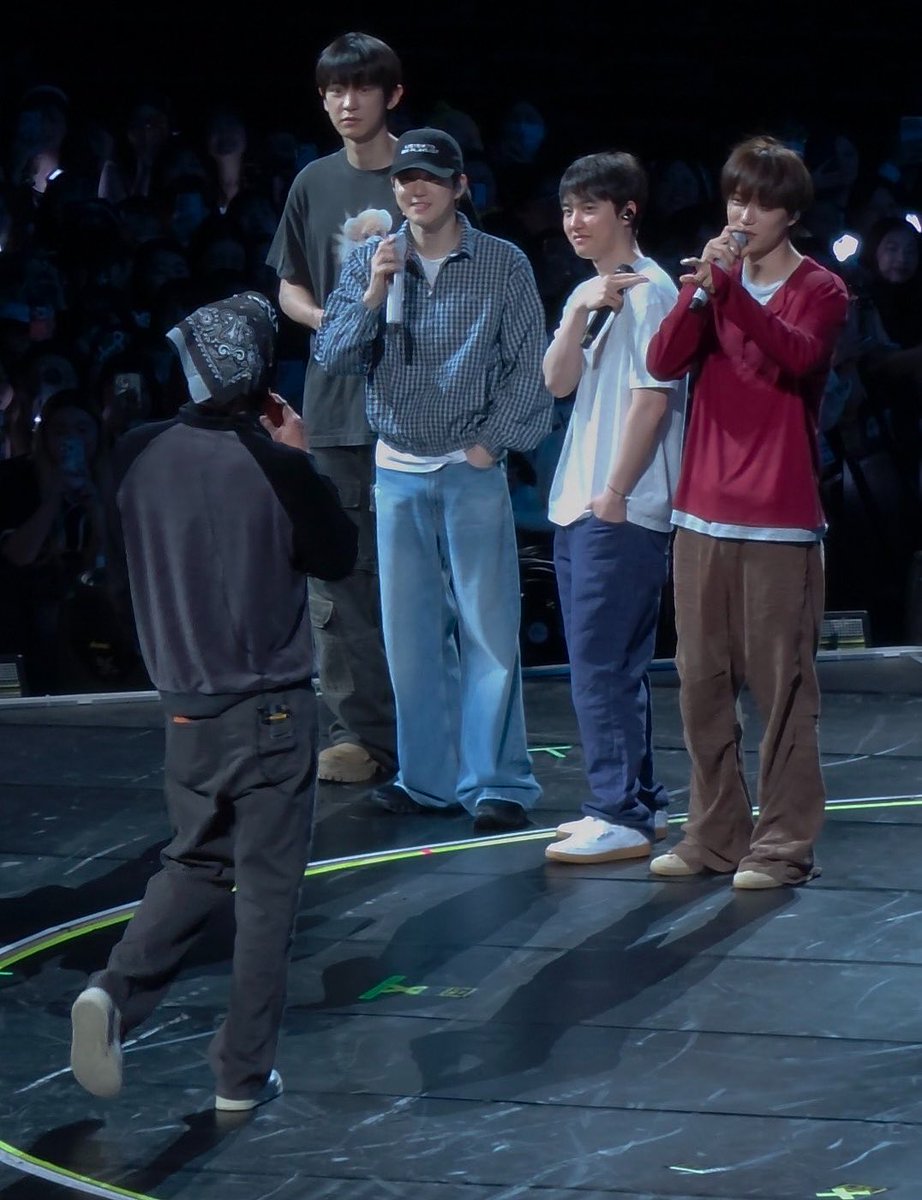 เปนอะไรที่น่ารักตลอดเลย เวลาน้องงุนพูดพวกพี่มานก้หันไปฟังน้องอะ ยังเร้กอยุ่มาก🥺🥺🥺🥺🥺