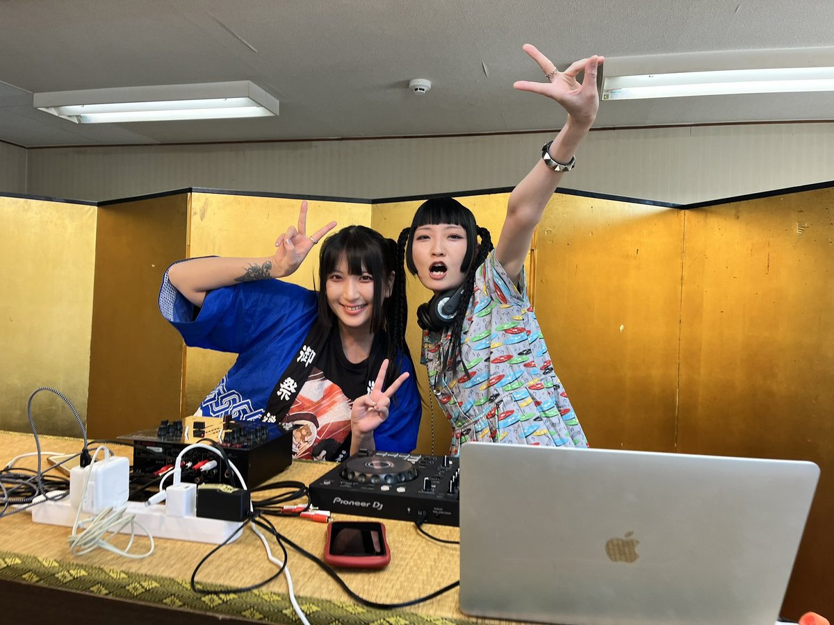 r6lucca's tweet photo. 旅館マルシェとっても楽しかった！たーくさん遊んでくれてありがとうございました😭☀️
朝から晩まで酔っ払いしたー！！ https://t.co/tljEvXlc0D