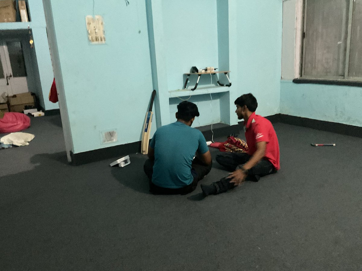 vb_Shandilya's tweet photo. 3दिन लगातार आपके लोग मेरा wifi ठीक करने आये,. बड़े बड़े वादे और काम कुछ नहीं, कितना मुश्किल हैं हमारे पैसे से हमें ही सर्विस देना ? @airtelindia  @Airtel_Presence कृपया मेरी मदद करें या ये बता दें की क्या मैं किसी और कंपनी का wifi लगवा लूँ ? 
Call 7700803555 https://t.co/8TEy4LUhnp