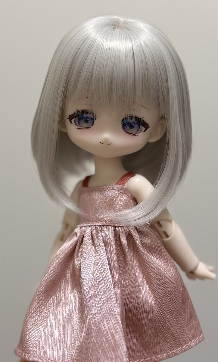 ijkm11ey's tweet photo. 実は、うちにも居るんです…
この子含めて今4人です…はい…。

増えちゃうよ…こんなに可愛いんだもの…

ウィッグ→m.t *(@tachibanamikan4)
アイ→ Rinta様(@facet_rinta)
服→セリア

ウィッグは、中古ショップにてご縁頂き
アイは、受注にてご縁頂きました

#ボニーバニー6 https://t.co/K3Q9zINX3X