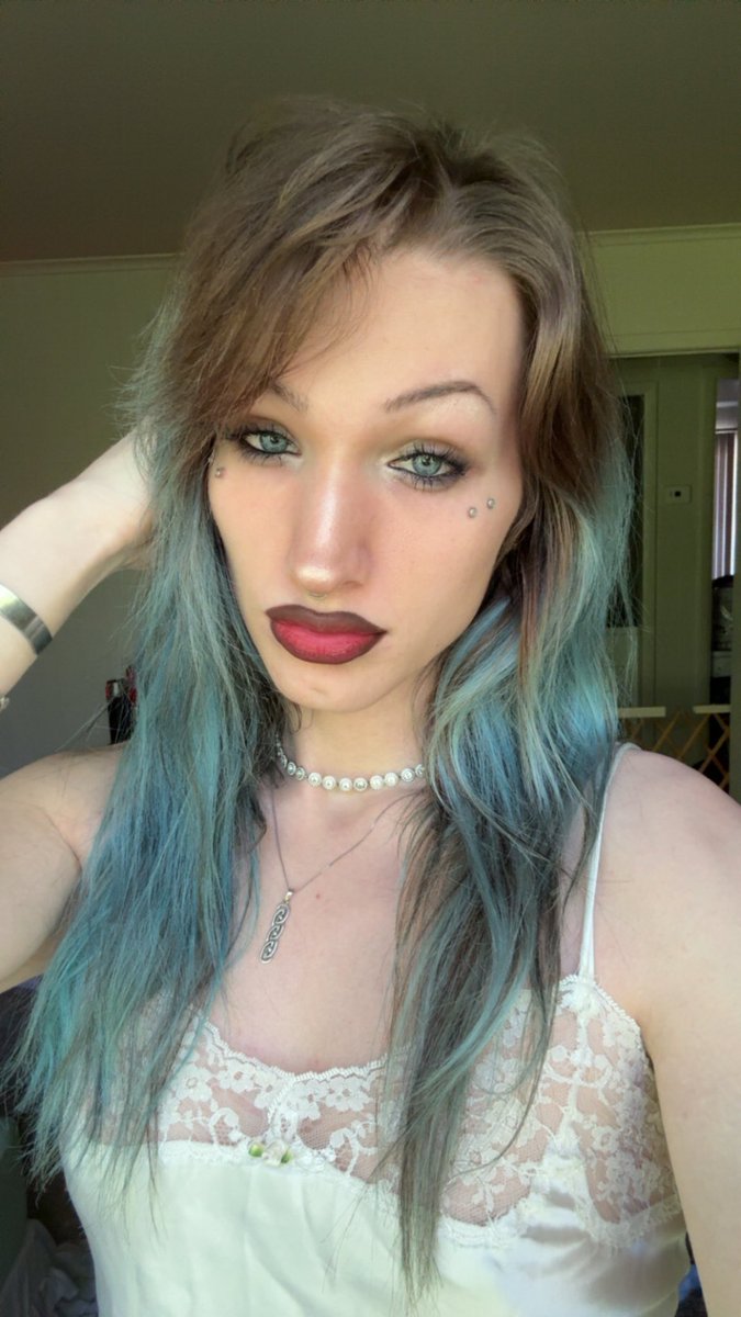 skylar athena tweet media