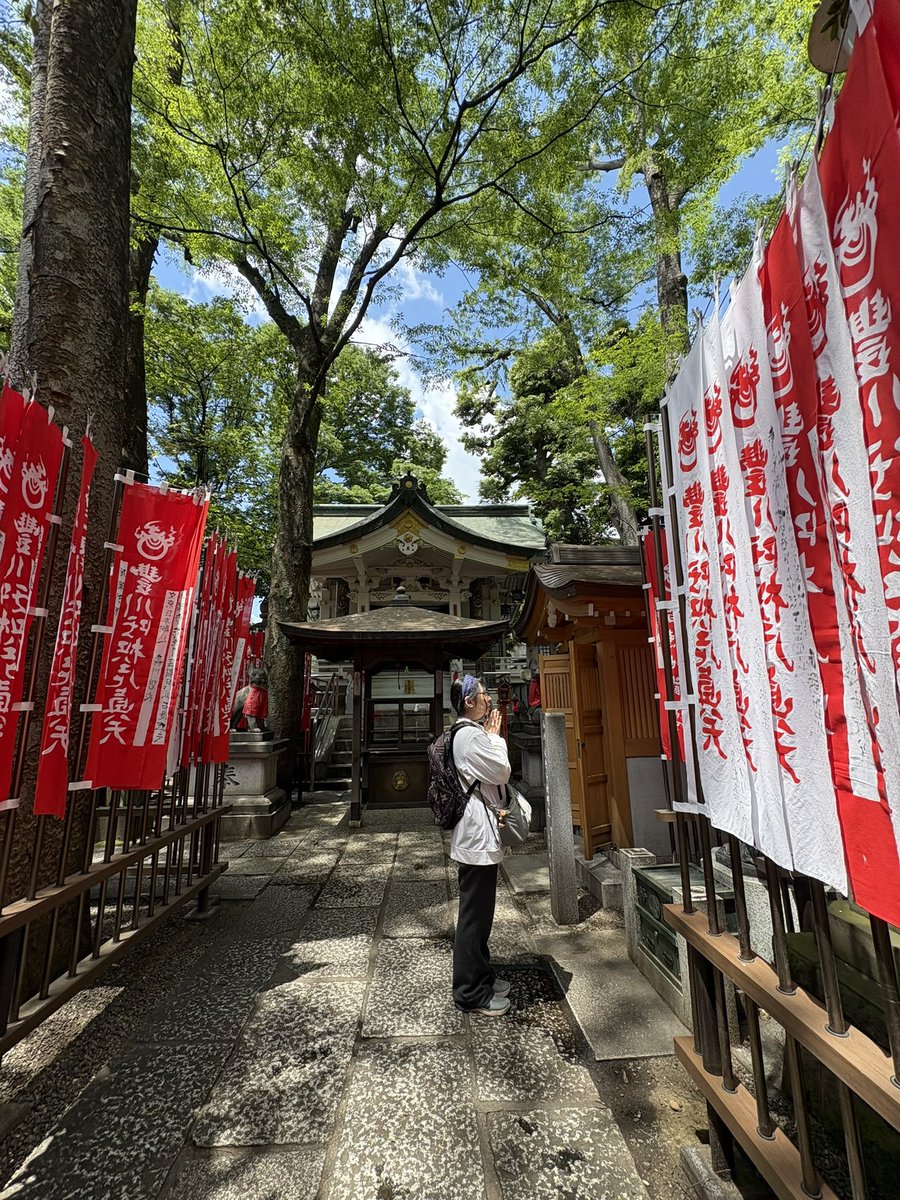 ishikomay's tweet photo. 明日は誕生日！
ということで、誕生日には赤坂の豊川稲荷に行くことにしてるいるのですが、明日はどうしてもはずせない用事ができたので、今日行ってきました！ https://t.co/7pnfwX0caQ