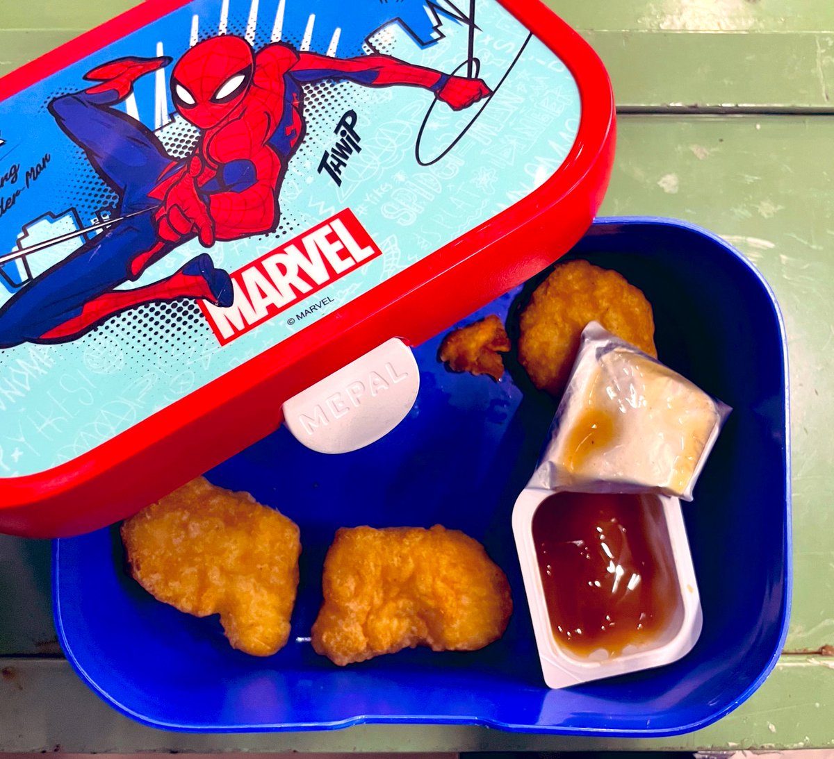 Willallmaker's tweet photo. gestern hat K3 wieder ins bett gepisst während 🐻 und ich die ehe vollziehen wollten deswegen gibt es heute nur nugget-förmige nuggets für den tunichtgut
#mamialltag #boysmom #mamablog https://t.co/s9ZFEVAdPo