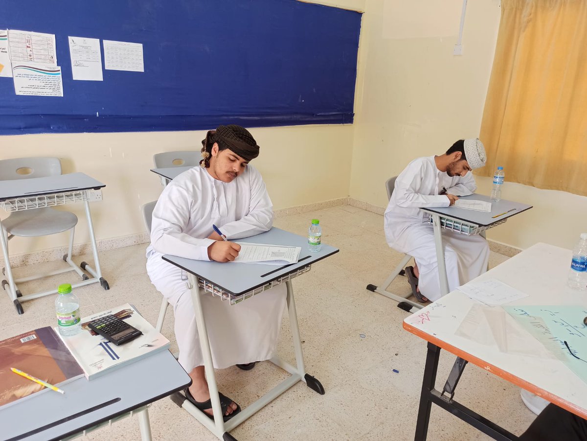 AlmashashS's tweet photo. تم اليوم بالمدرسة تنفيذ الامتحان التجريبي لمادة العلوم البيئية لطلبة دبلوم التعليم العام للعام الدراسي ٢٠٢٦/٢٠٢٥م للفصل الدراسي الثاني، وذلك في أجواء تربوية منظمة ساهمت في تهيئة الطلبة لأداء الاختبار بكل جدية، متمنين لهم دوام التوفيق والنجاح في مسيرتهم الدراسية. #تعليمية_ظفار https://t.co/eNqXhtTS7i