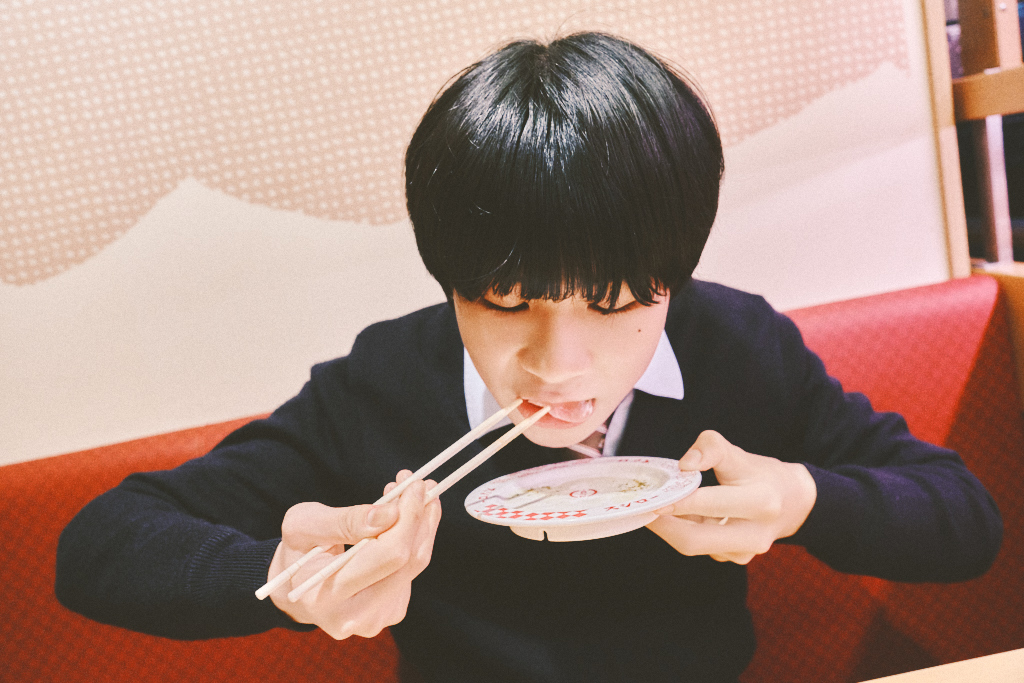 nicolaJP_mag's tweet photo. ／
ニコラネット連載𖤐˖ ࣪⭑
アオハルDays!!
Day2：アオハルがスシローで食べまくる‼︎
＼

⁦#BMSGTRAINEE⁩ の
AOIとHALの青春CUTが満載🔖
記事はここから⸝⋆✧
▶︎⁦ https://t.co/XUUGYgUwVA

⁦@bmsg_trainee⁩
⁦#AOI_HAL⁩ ⁦#アオハルDays⁩ ⁦#nicola⁩ ⁦#ニコラ⁩⁩ https://t.co/RrlvkETA3Z