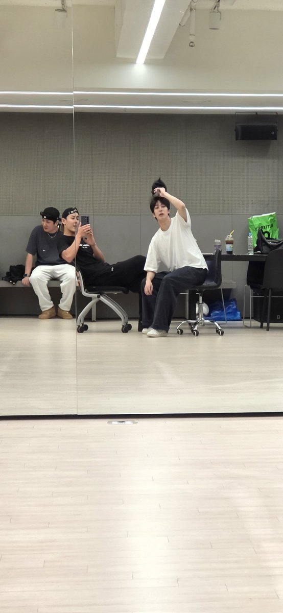 구수범수 tweet media