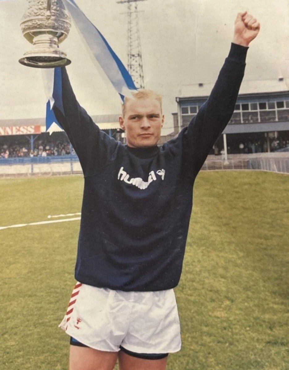 Old Linfield Pics tweet media