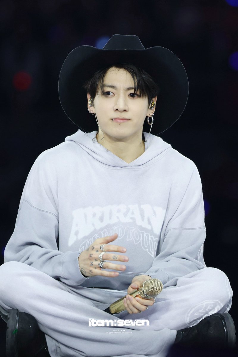 ItemsevenJK tweet media