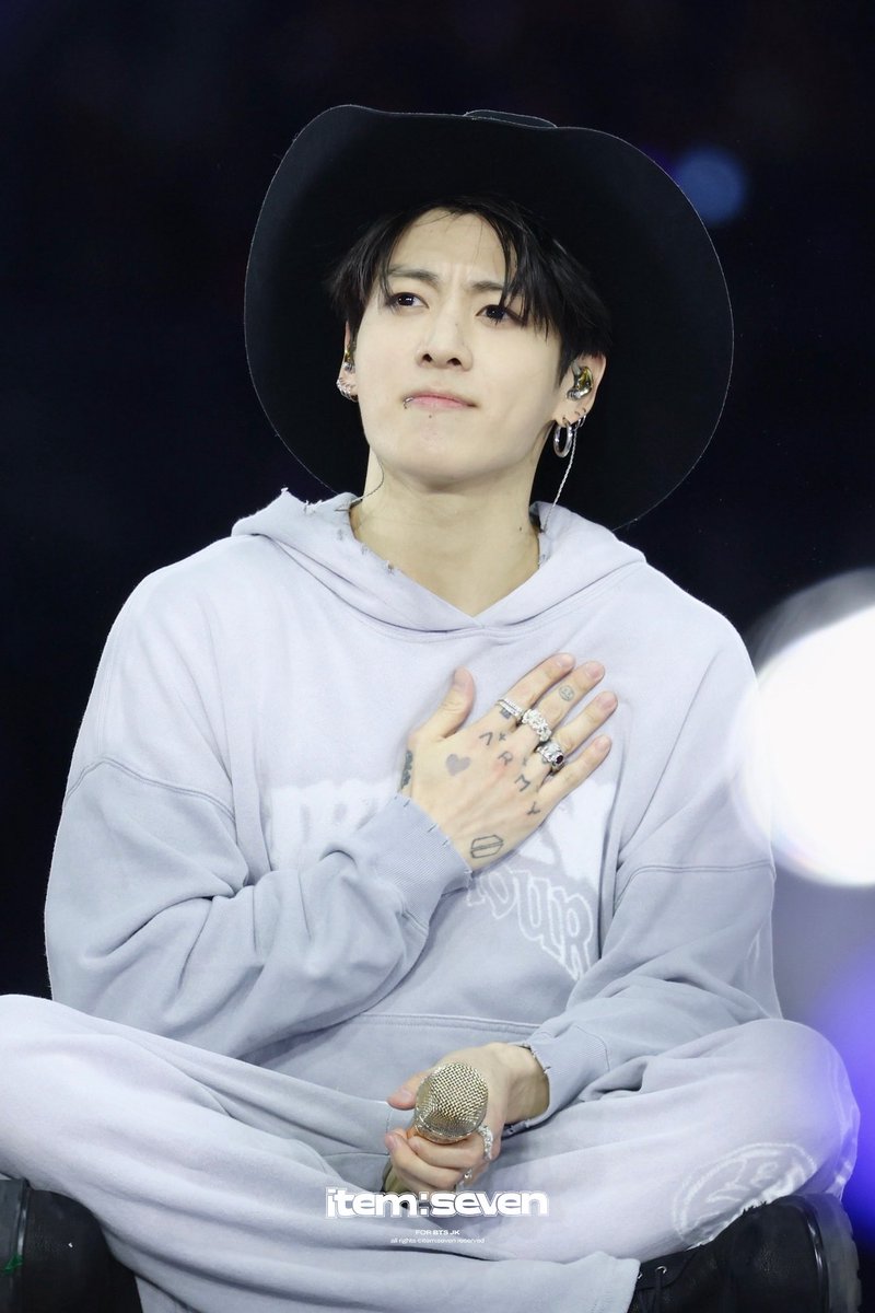 ItemsevenJK tweet media