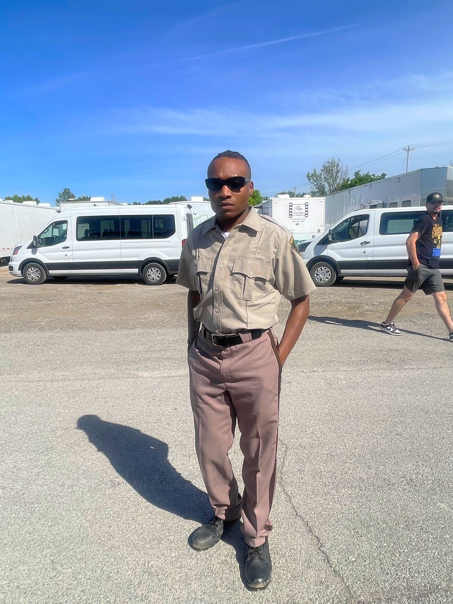 QueMarcellis's tweet photo. 🗣️Put your hands up where I can SEE them! 🕶️ Day TWO 💫 on set 🎬 of #TheLowDownFX 🎥

🎖️I’m portraying a Sherif Deputy 👮🏽‍♂️ in Season 2 Episode 4! Have you seen Season One? Catch up on #Hulu #Quentin〽️arcellis https://t.co/IGyaxlYBNi