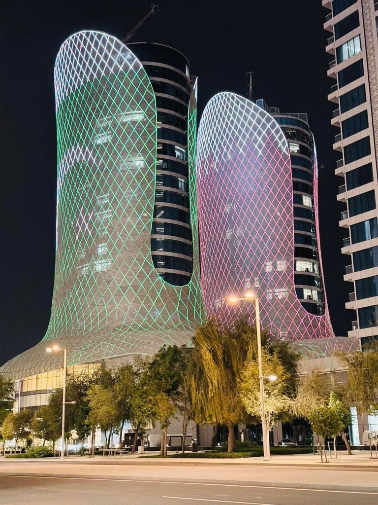 iihtishamm's tweet photo. Last night, the Al Jaber Twin Towers in Lusail, Qatar were lit up in Pakistan’s colours on the occasion of Marka-e-Haq. https://t.co/ccS8ERsMqU