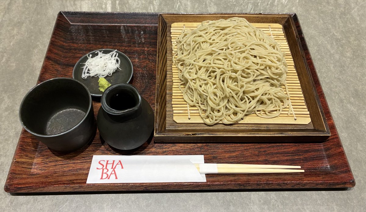 Fukushima_tai's tweet photo. 以前から狙ってた大宮のシャレオツな蕎麦屋さんへ^_^
二八そばって普通のそばより少し硬めなのですね😇
店内も綺麗で食後に、そば湯も出してくださり、美味しくいただきました😋
#年間そば100杯チャレンジ
#二八せいろ
#SHABA
#43杯目
#あと57杯 https://t.co/RsIBiiTzmA