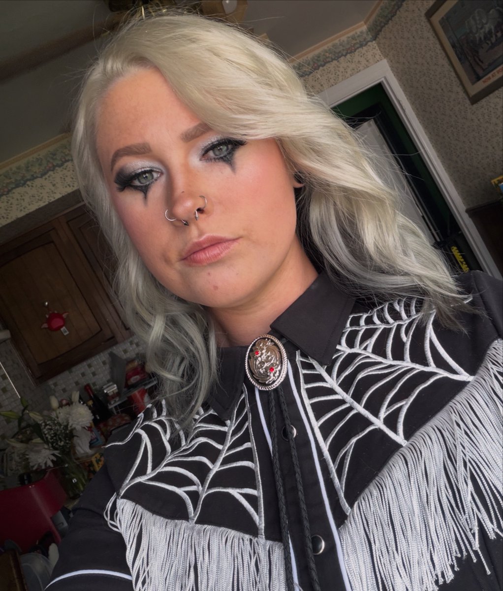 El_Chupaca_bro's tweet photo. Engagement photos got rained out but I still looked hot https://t.co/IVvTfet0jr