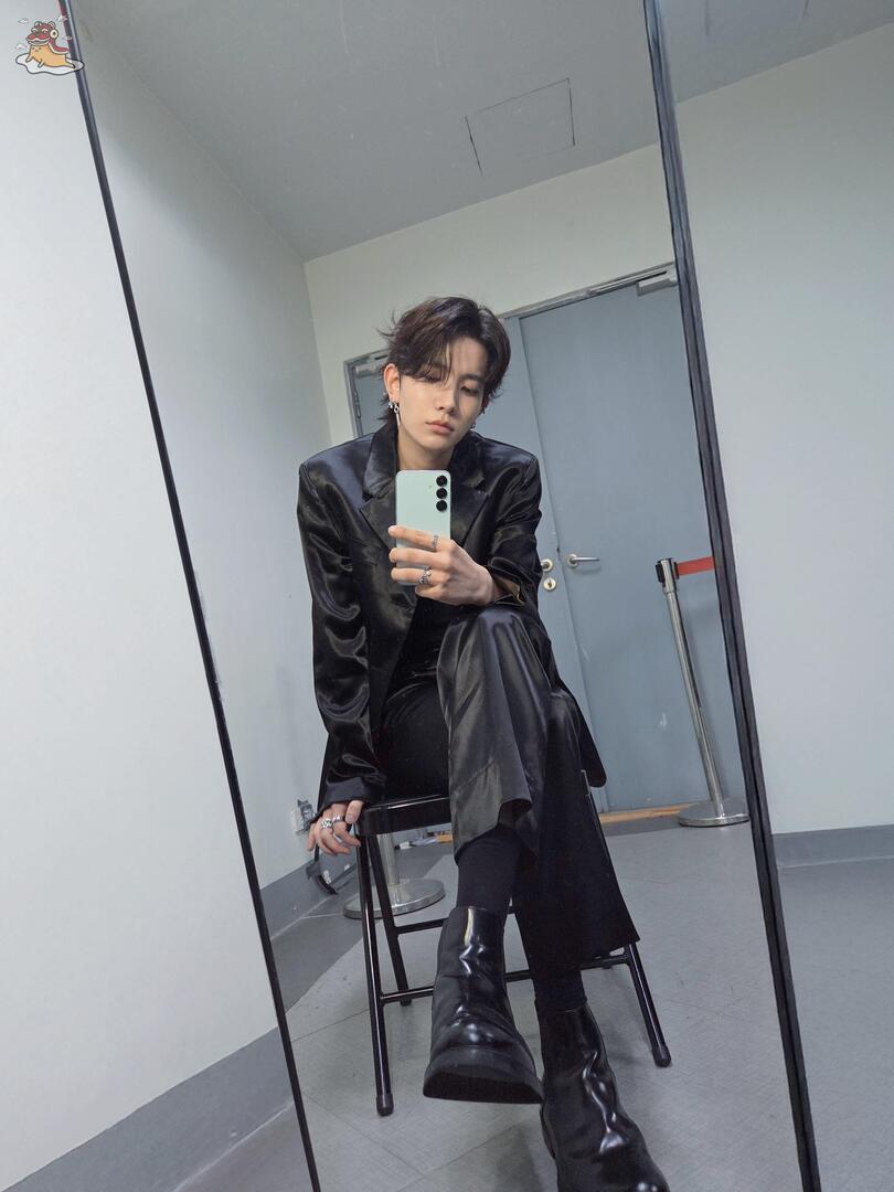SOC-IE 💛 ˚☽˚.⋆ tweet media