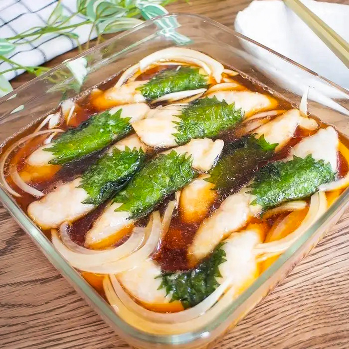 TastyJapan's tweet photo. 暑い日におすすめの「鶏ささみ」作り置きレシピ👌「箸が止まらん」と大人気のさっぱり簡単おかず3選🐓

鶏ささみが驚くほどしっとりやわらかく仕上がる、簡単おかずレシピを3つ集めました😋
冷めてもおいしいので、お弁当や作り置きにぴったり❣️

詳しくはリプ欄を見てね👇 https://t.co/5FV0Dp3zFV