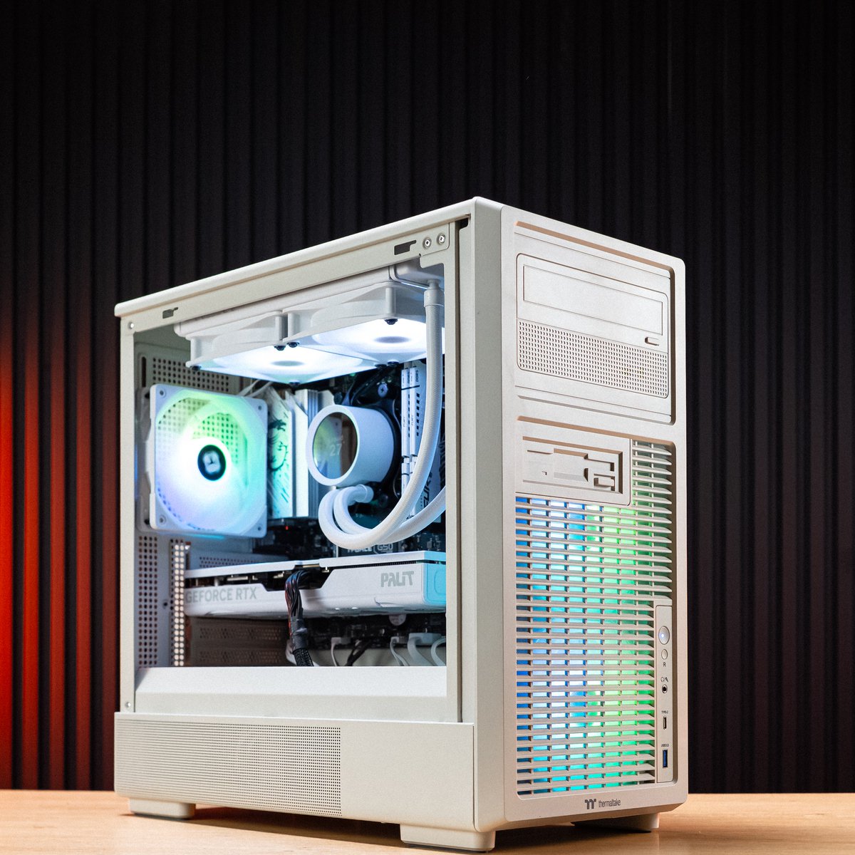 ThermaltakeInc's tweet photo. Old school vibes, modern powerโจ๐ฅ
The Retro 260 blends a classic front panel design with a clean modern white aesthetic, while vibrant lighting adds the perfect modern touch.
๐ Learn more: https://t.co/lwk98P2E63
๐ ๏ธ @emarque.co
#Thermaltake #Retro260 #RetroBuild #PCSetup https://t.co/gt2oWTaVwi