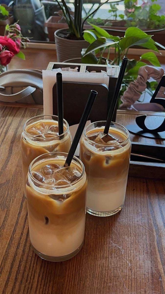 Isla_McKayx's tweet photo. Happiness in a cup with ice ☕🧊💖 https://t.co/bfogSG4ho6