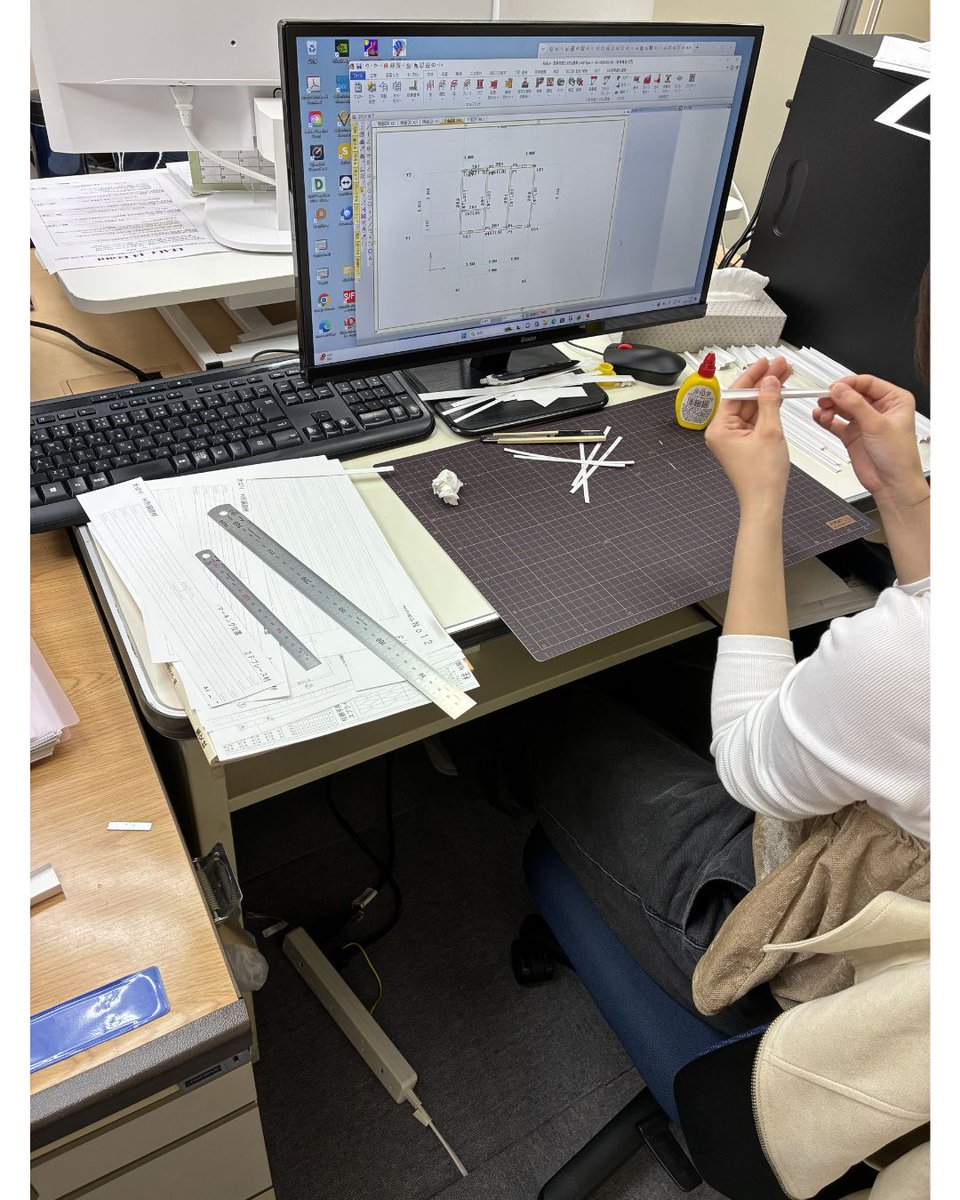 DATALOGIC_REAL4's tweet photo. 模型作成二日目は、部材の組立を行いました。
加工図をみながら、実際の工事現場をイメージしながらの作業。
細かい作業が続きますが、完成に向けて一つずつ丁寧に取り組みました！ https://t.co/SKLrfqYGdn