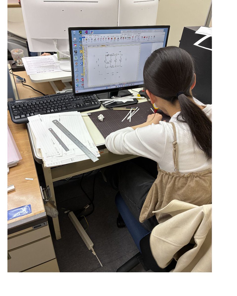 DATALOGIC_REAL4's tweet photo. 模型作成二日目は、部材の組立を行いました。
加工図をみながら、実際の工事現場をイメージしながらの作業。
細かい作業が続きますが、完成に向けて一つずつ丁寧に取り組みました！ https://t.co/SKLrfqYGdn