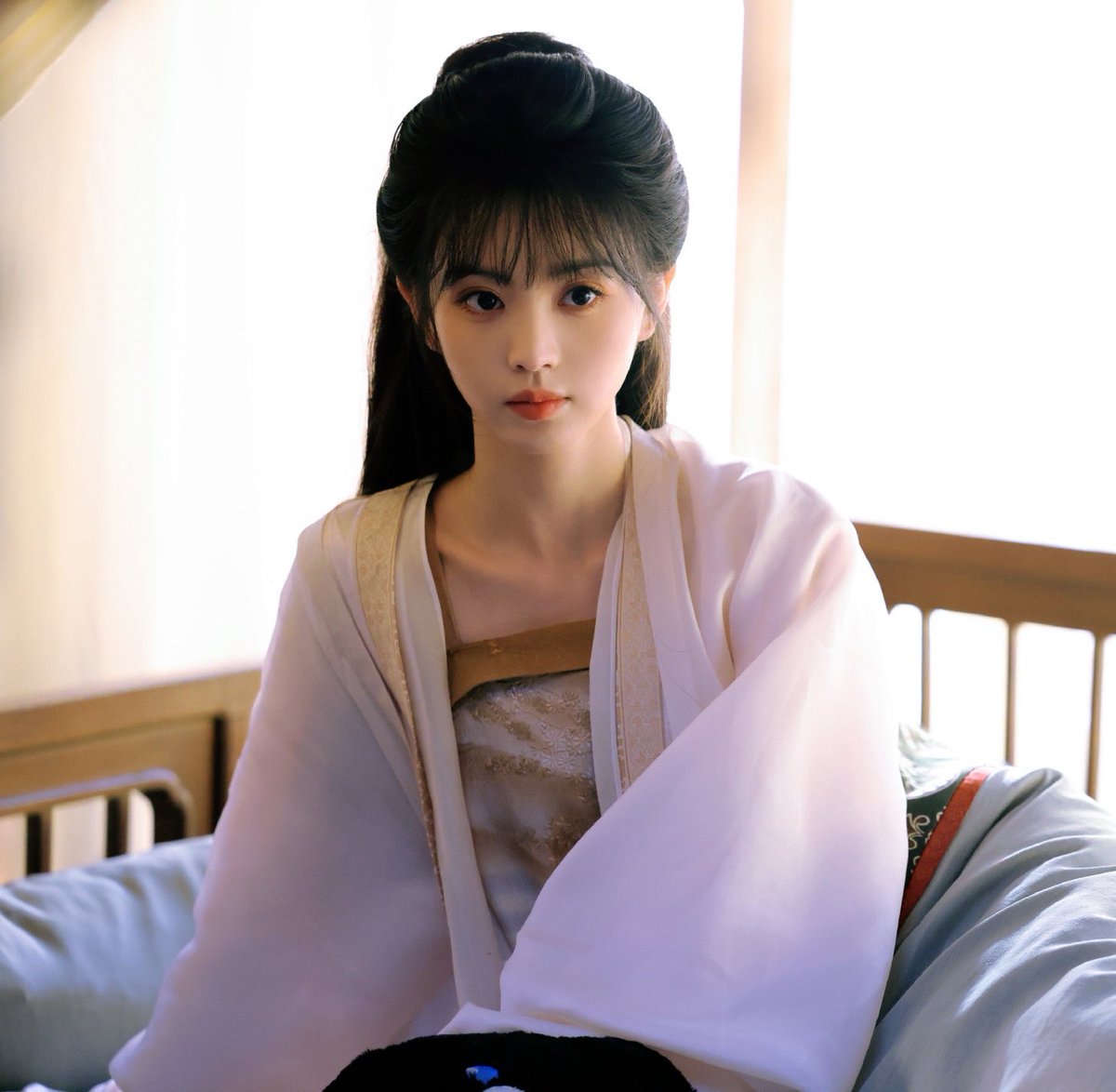 luvutianxiwei's tweet photo. She looks stunning even with her just woken up look. ❤️ https://t.co/RznvSIOQoJ